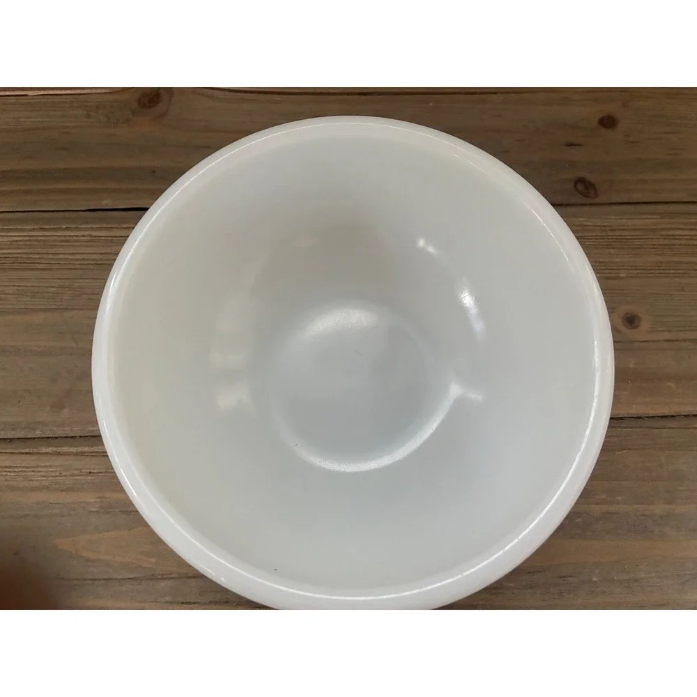 VTG Pyrex White Milk Glass Mixing Bowl 401 1.5 Pint‎ Made in USA Mid Century